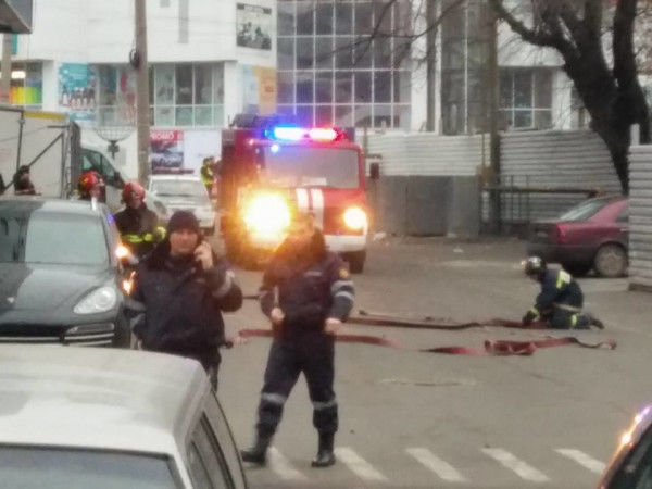 A accidentat un automobil și s-a tamponat într-o țeavă de GAZ