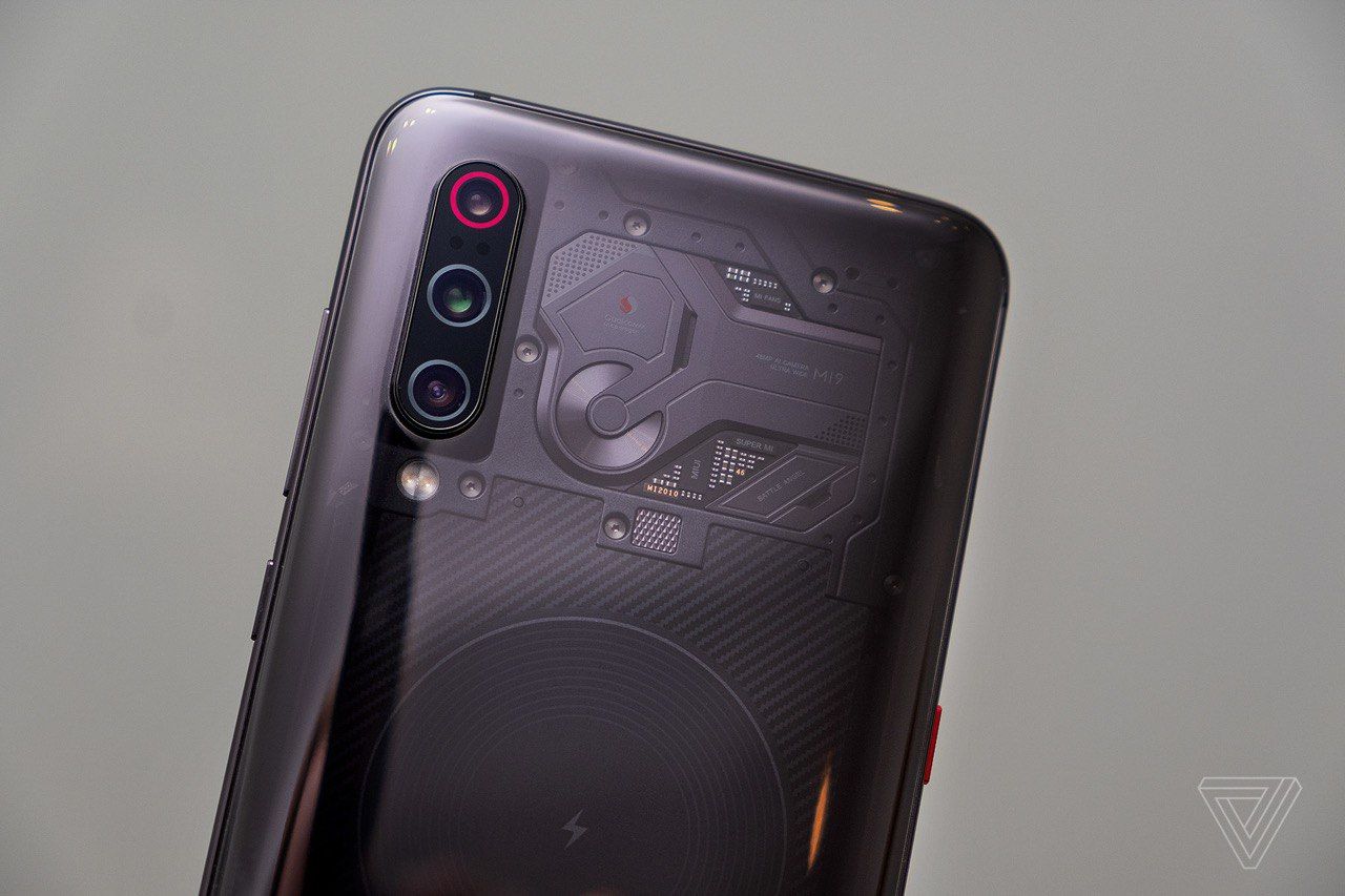Xiaomi представила новый флагманский смартфон с тройной камерой