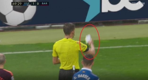 Pas greşit pentru FC Barcelona, într-un meci în care s-a arătat primul cartonaş alb din istoria fotbalului