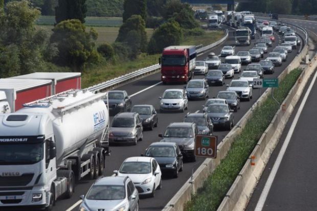 Un moldovean și soția acestuia au murit în urma unui tragic accident, produs în Italia. Bebelușul de șase luni - în stare gravă
