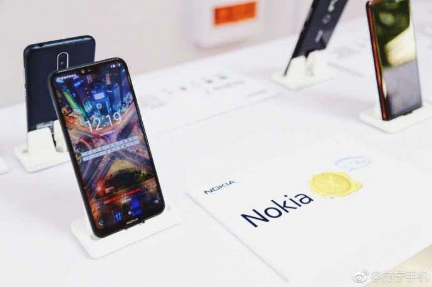 Появились новые фото клона iPhone X от Nokia
