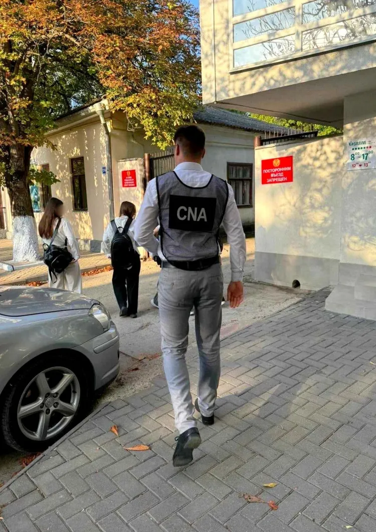 Сотрудники НЦБК провели обыски в Территориальном военном центре АТО Гагаузия