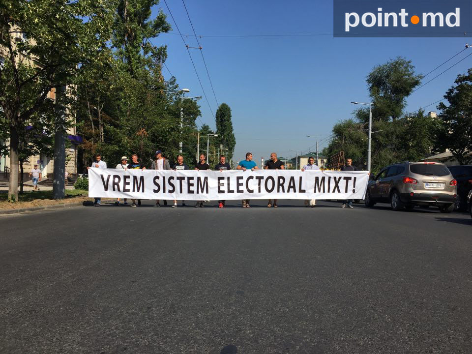 В Кишиневе прошли протесты против смешанной системы выборов