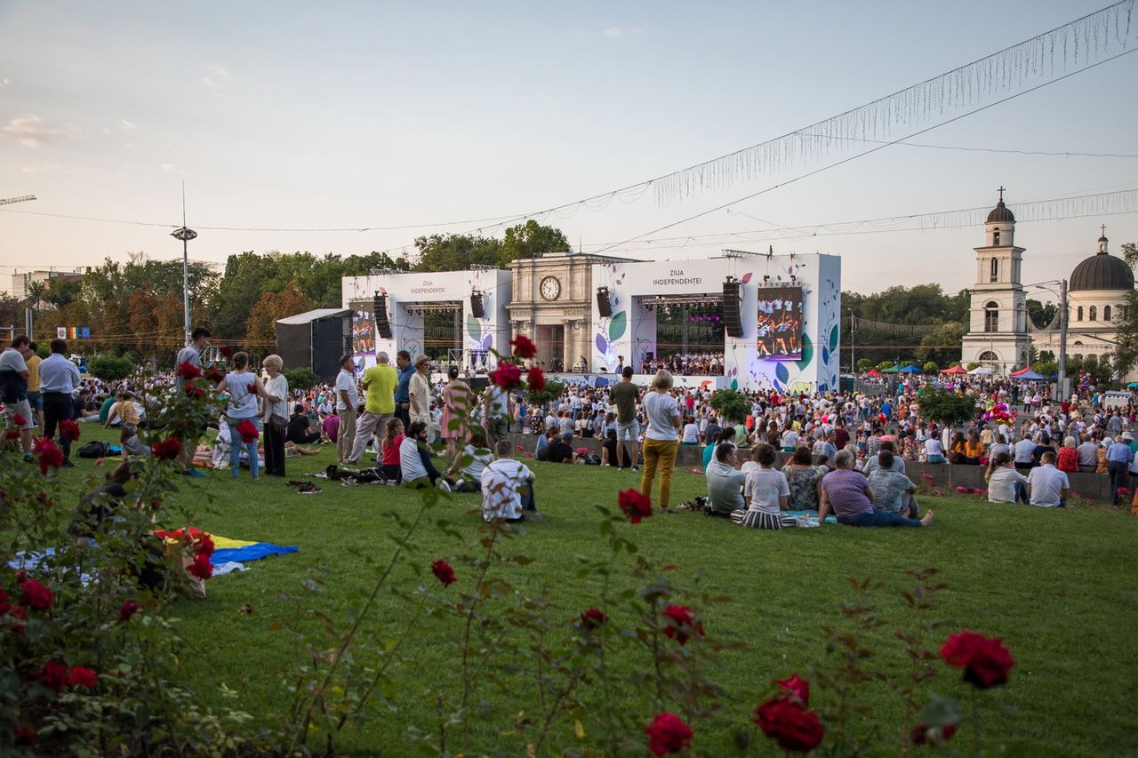 Санду поблагодарила граждан за порядок на центральной площади
