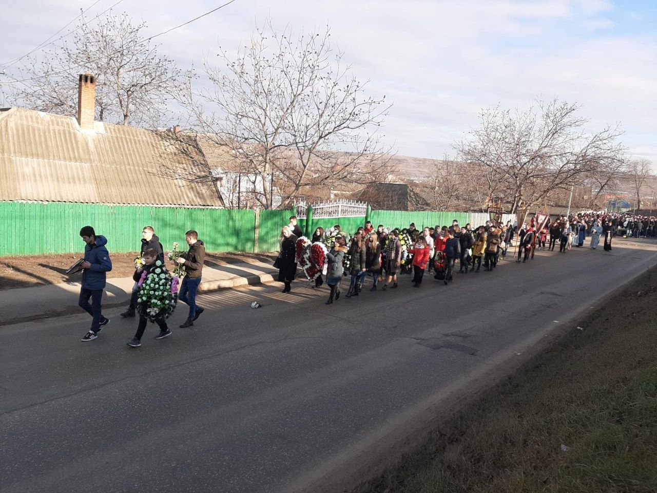 Убитого в Костештах парня проводили в последний путь