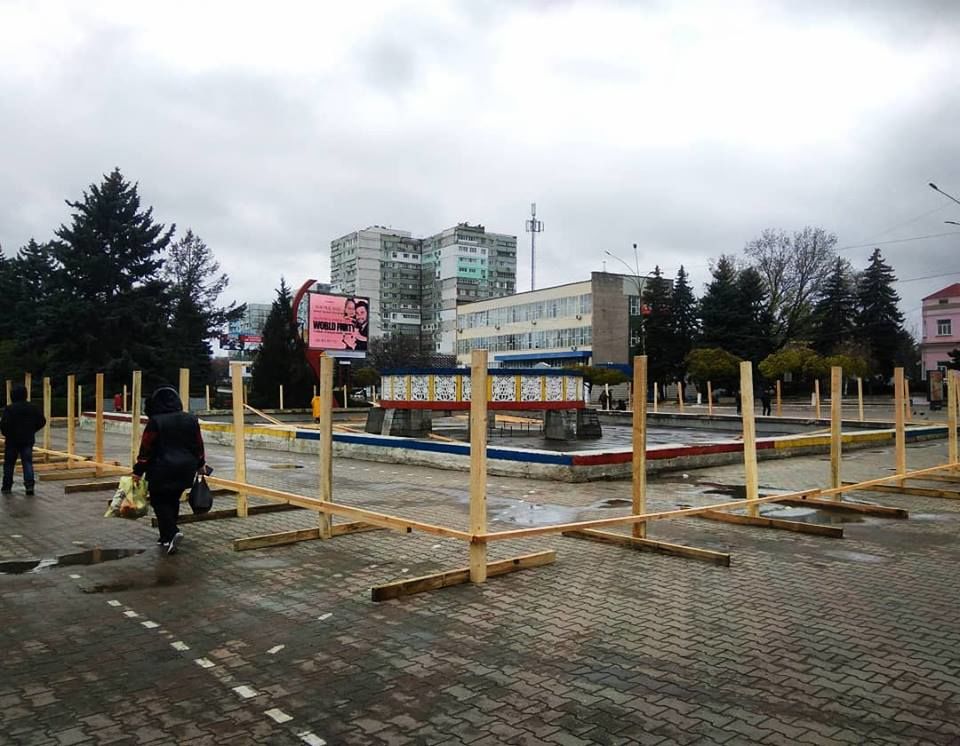 В Бельцах начали ремонтировать фонтан