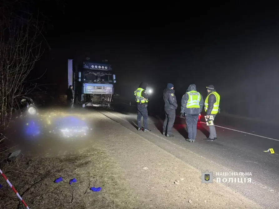 Un BMW s-a ciocnit cu un camion din Moldova în regiunea Ivano-Frankivsk din Ucraina: Cinci persoane au murit