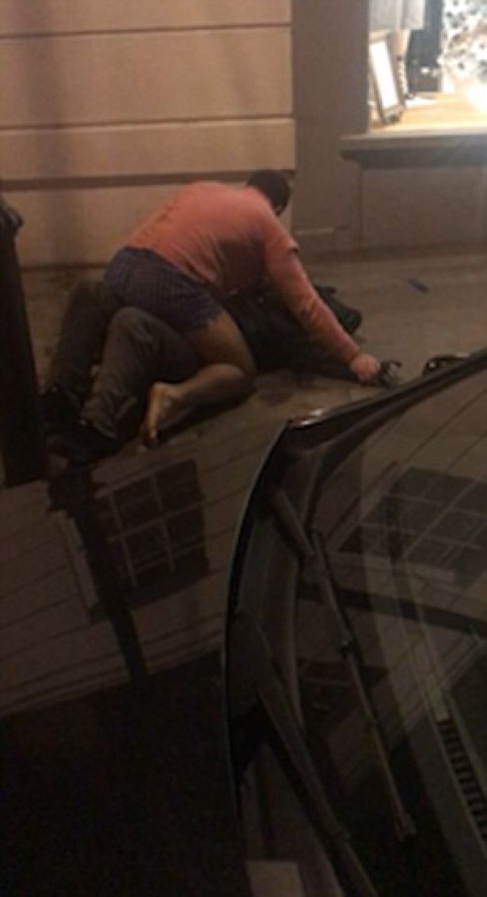 Doi hoți au încercat să fure mașina cui nu trebuie: Au încasat-o rău