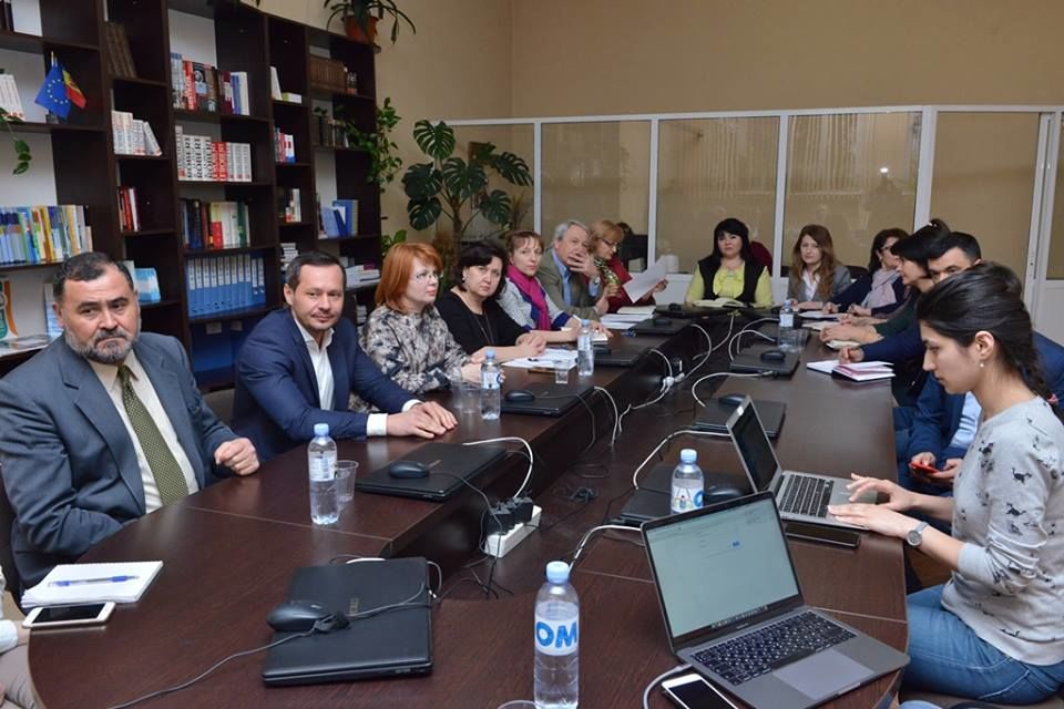 Начиная с 1 апреля первоклашек можно записывать в школу онлайн
