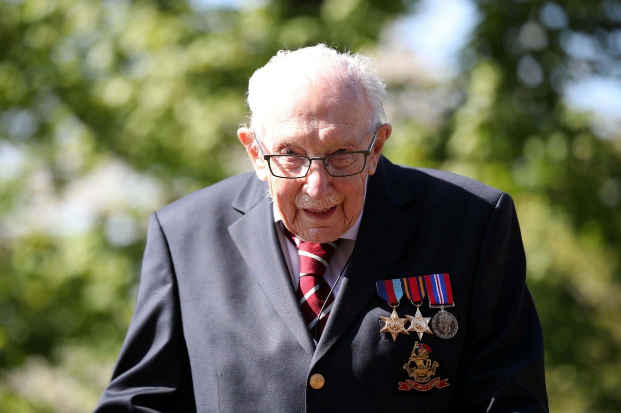 Британский 99-летний ветеран собрал 15 миллионов долларов медикам