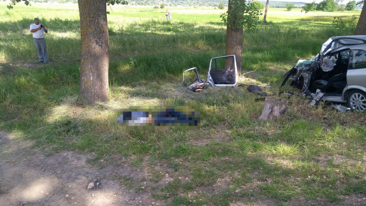 Accident de groază lângă Gura Galbenei: Două persoane şi-au pierdut viaţa