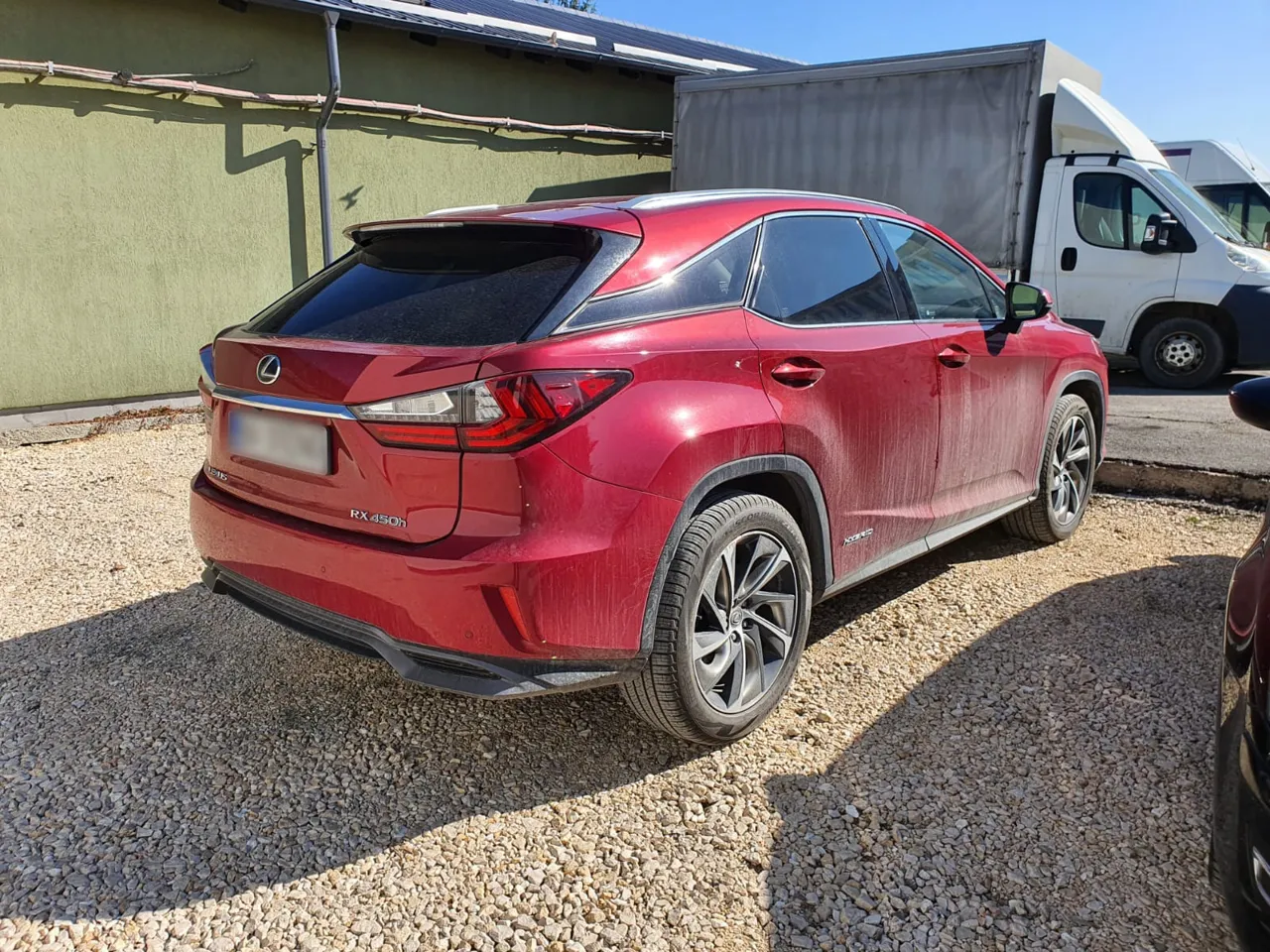 В Брашове взяли под стражу молдаванина, ранее угнавшего автомобиль Lexus