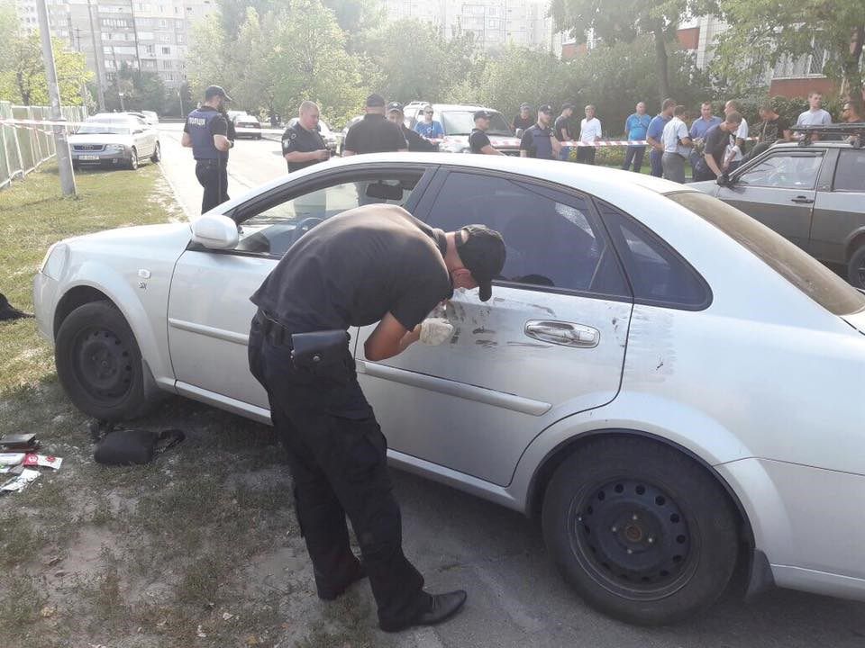 Депутат Рады открыл в Киеве стрельбу боевыми патронами