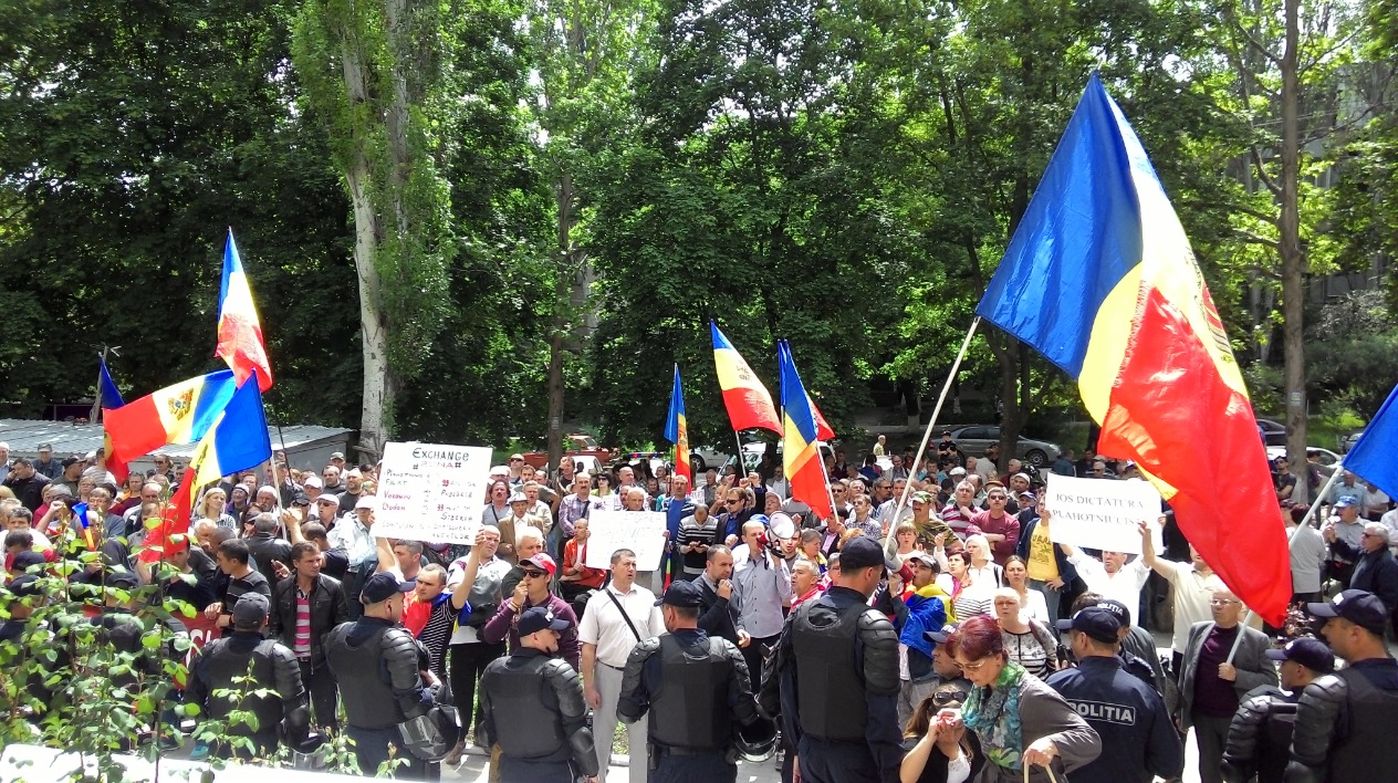 У Апелляционной палаты протестуют против ареста манифестантов