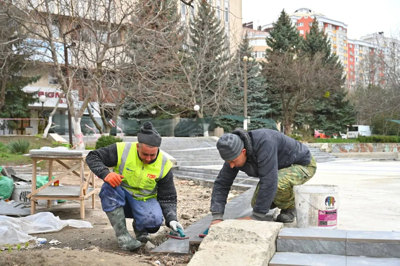 В столичном секторе Ботаника завершается ремонт сквера