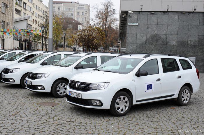 Молдова получила семь автомобилей для обслуживания лиц с ограниченными возможностями