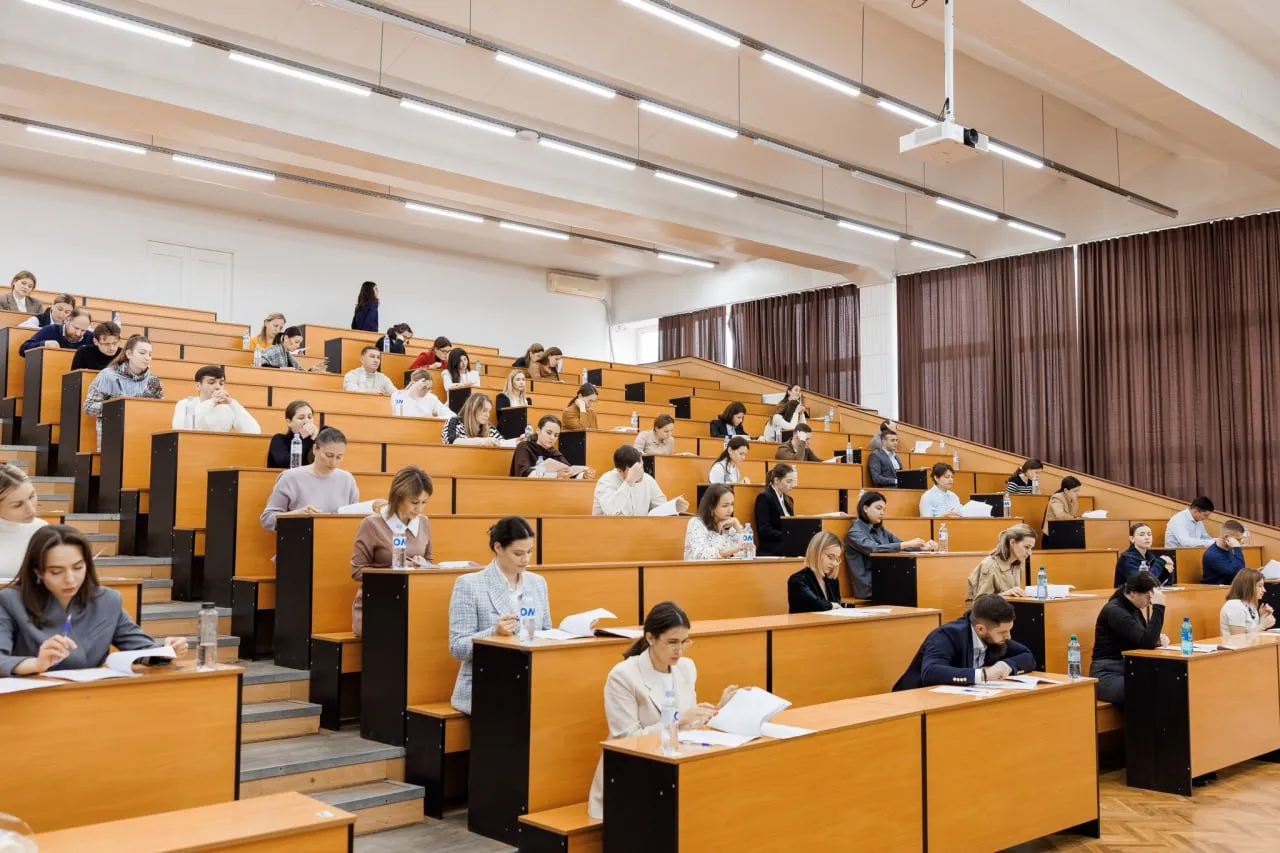 Admiterea la stagiul profesional în profesia de notar se va face pe bază de concurs