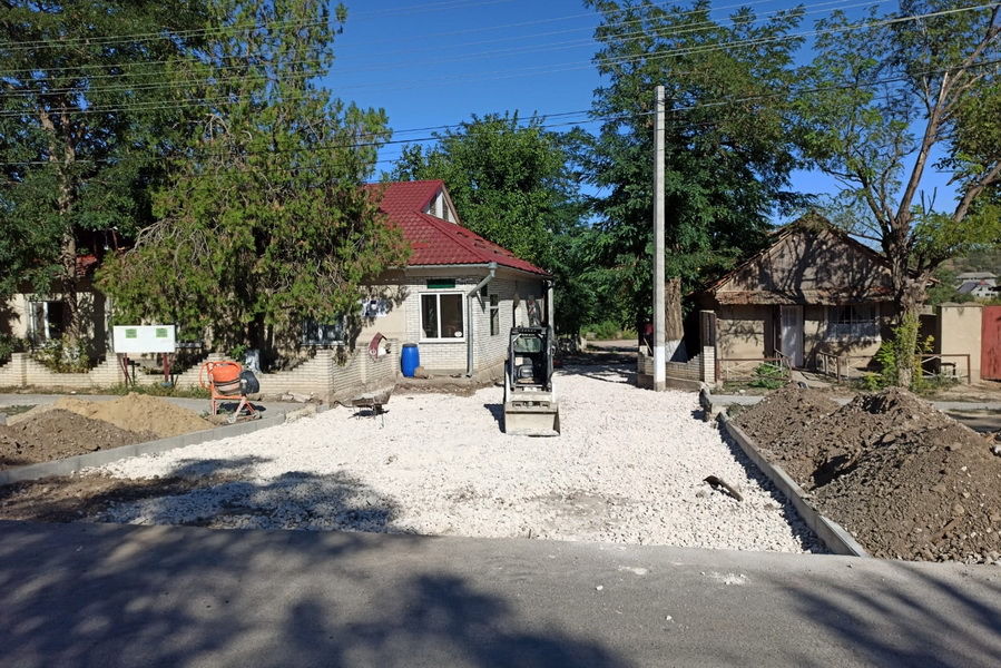 В Казаклии начали благоустраивать Центр здоровья