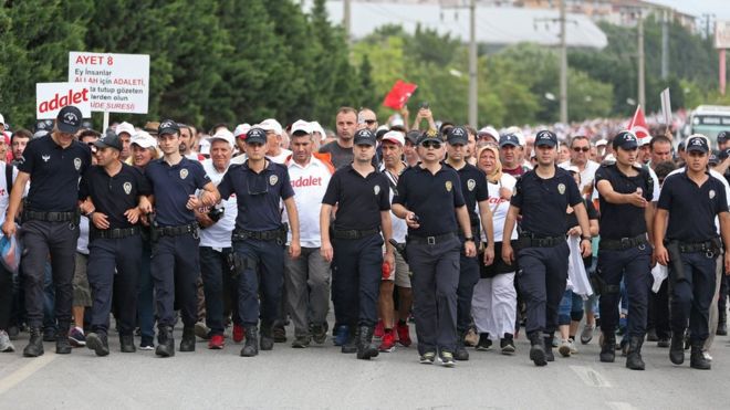 В центре Стамбула прошел митинг против Эрдогана