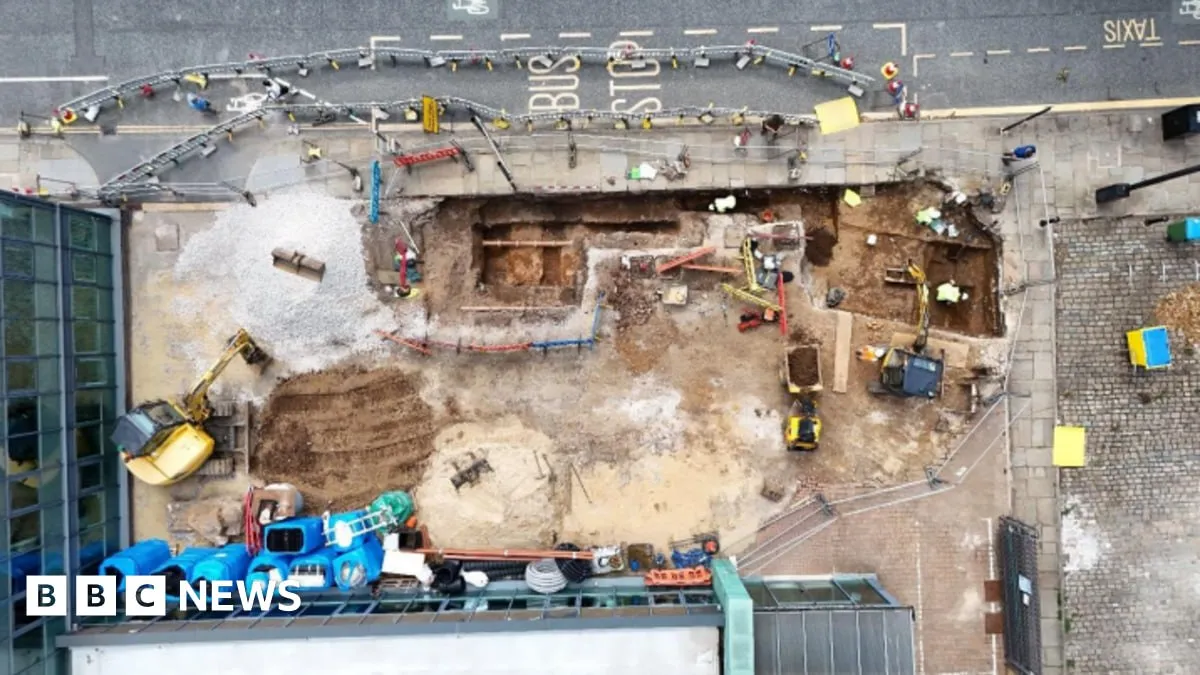 Arheologii au descoperit un vechi drum roman în centrul orașului Manchester