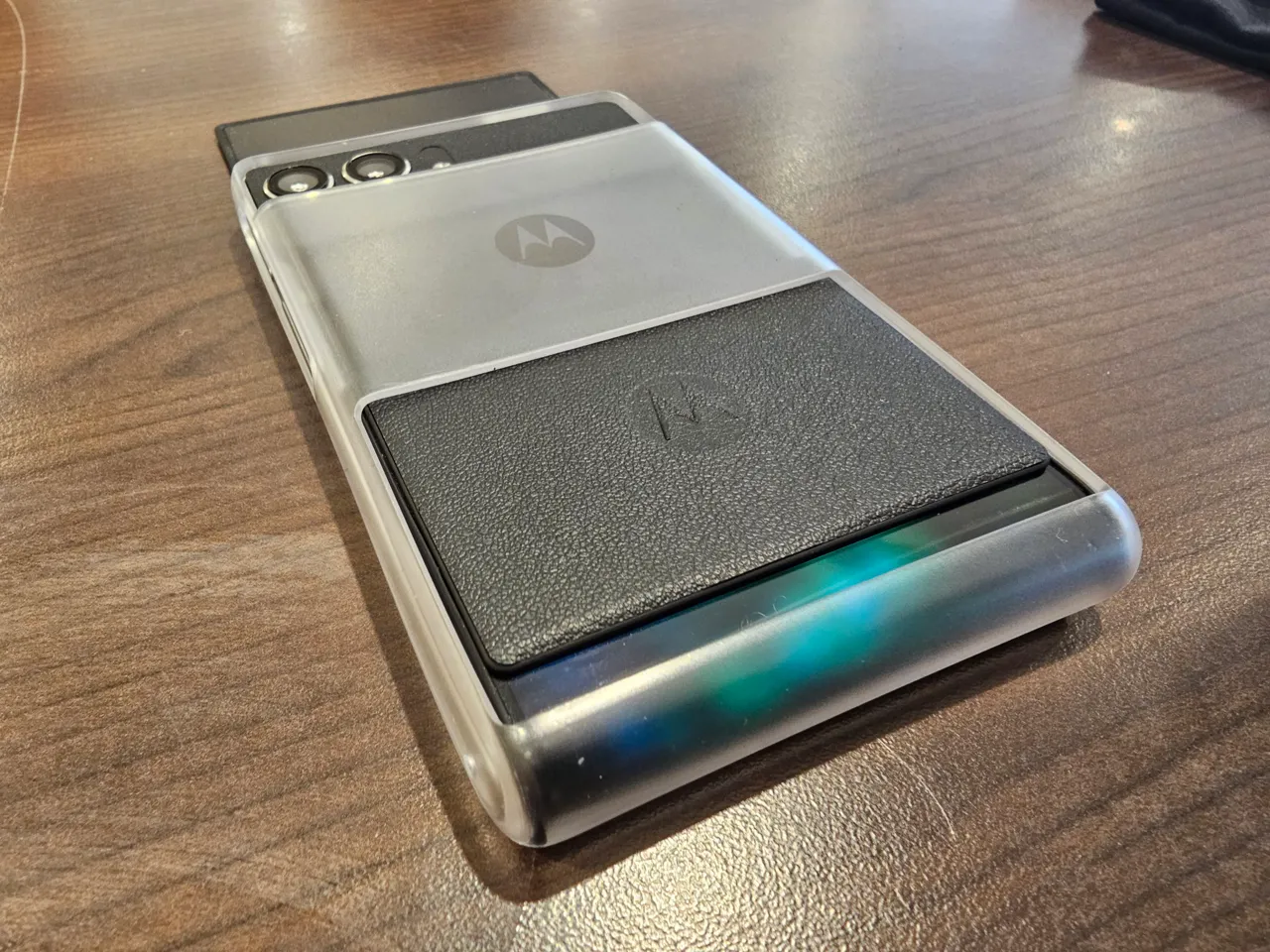 На MWC 2023 показали новый концептуальный слайдер Motorola RIZR