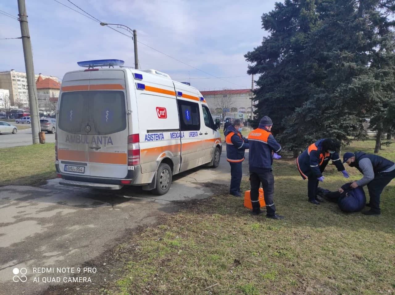 В столице карабинеры помогли мужчине, которому стало плохо на улице