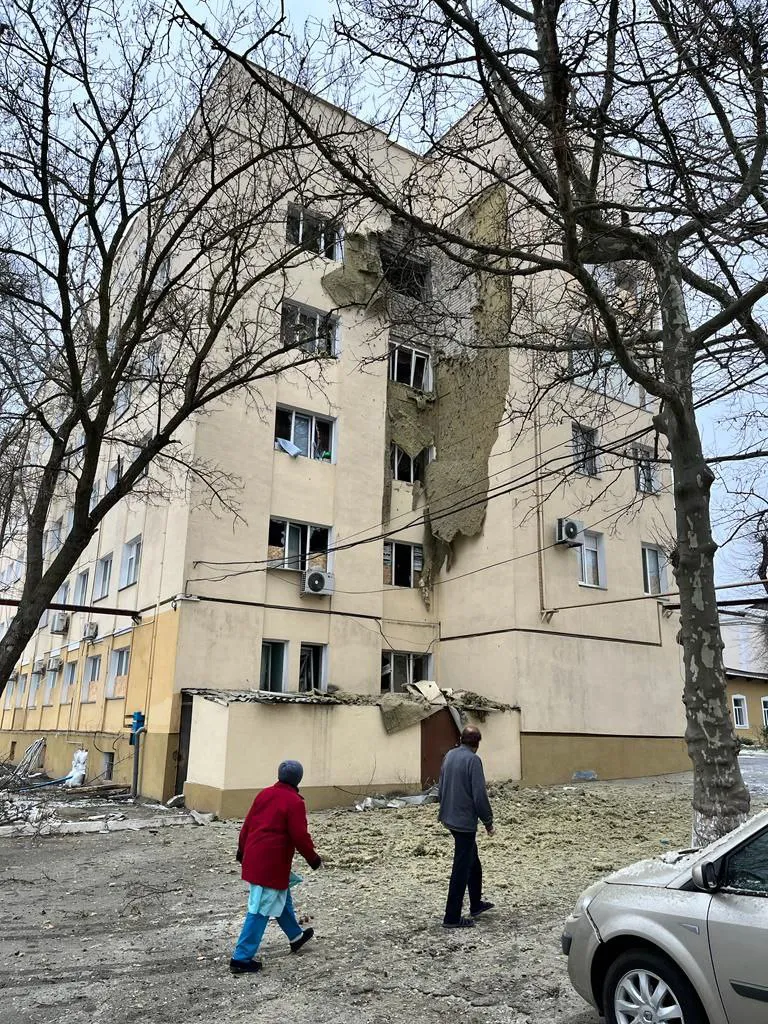В Украине сообщают об обстреле больницы в Херсоне