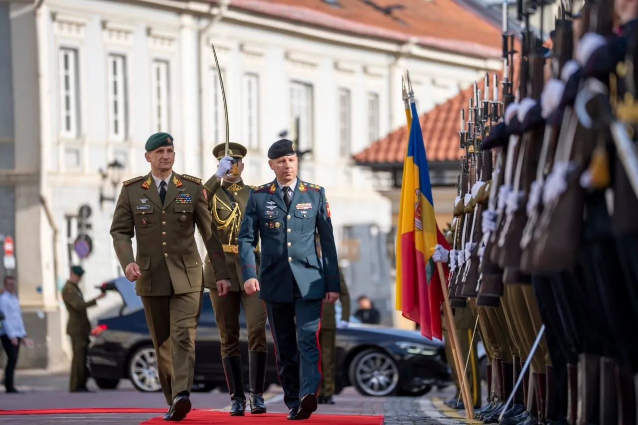 Moldova și Lituania discută perspectivele de extindere a cooperării în domeniul militar