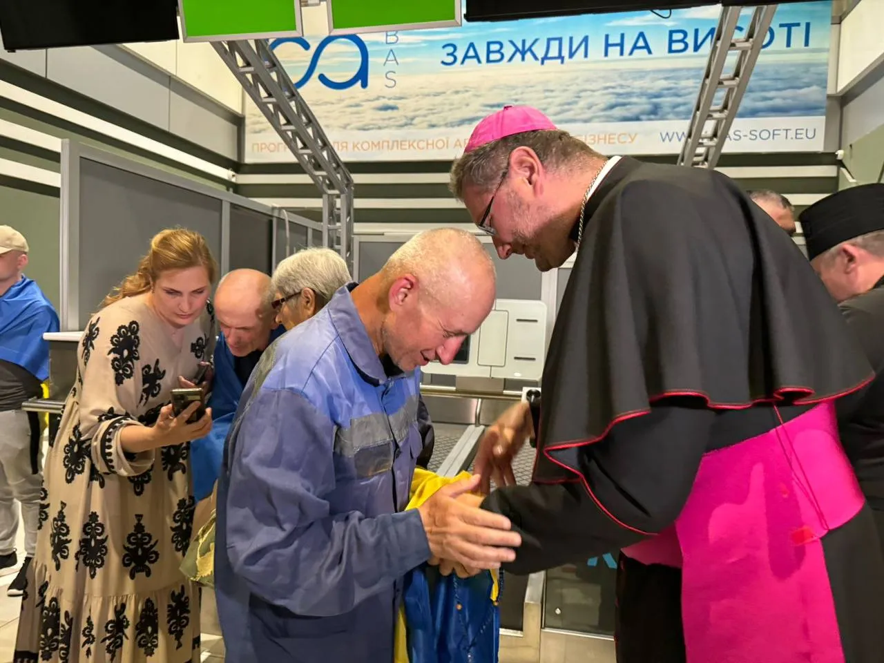 Из российского плена в Украину вернулись искусствовед, священники и член Меджлиса
