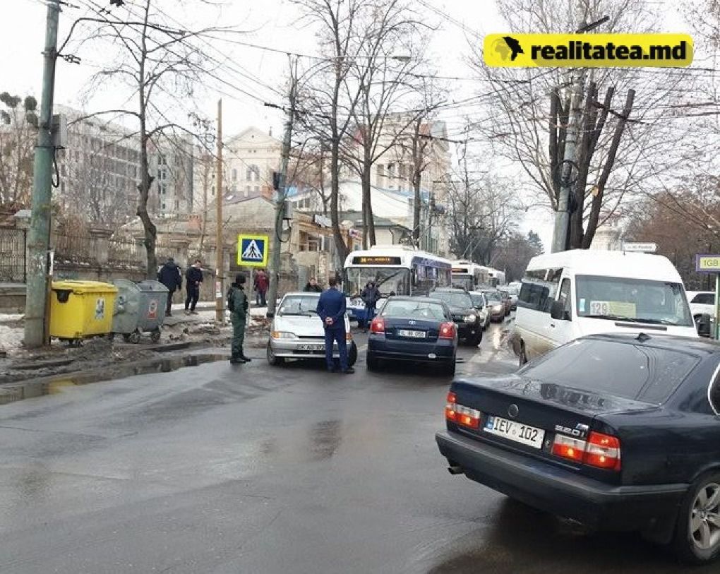 ДТП на Пушкина парализовало движение в центре столицы