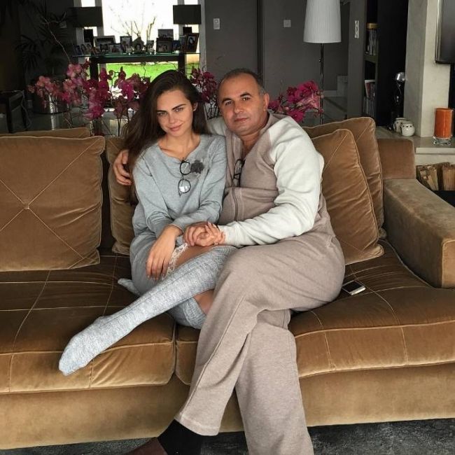 Xenia Deli a revenit la Chişinău! Ce a adus-o acasă pe frumoasa moldoveancă