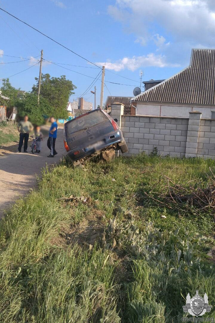 В Слободзее машина наскочила на придорожный камень: водитель впал в кому