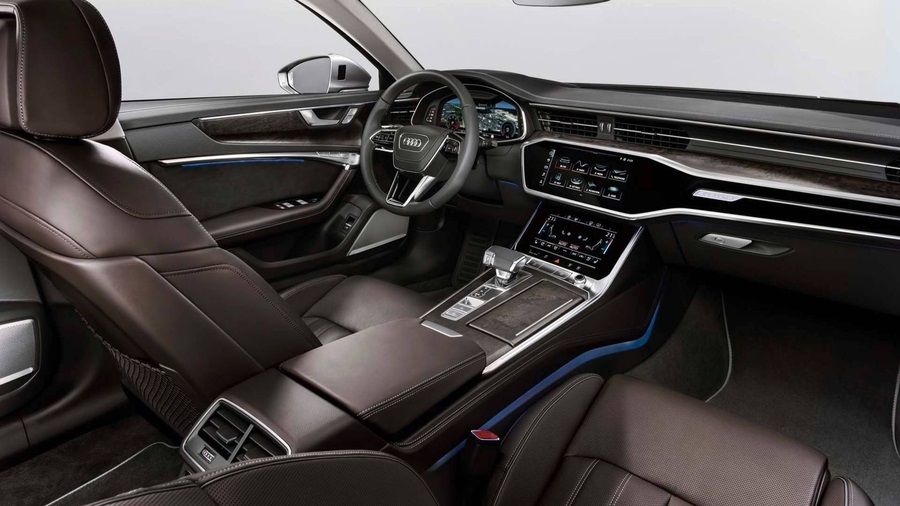 Audi показала седан A6 нового поколения