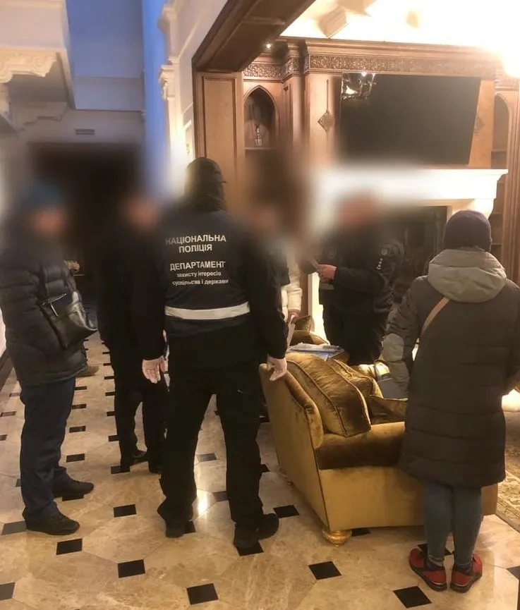Более 40 обысков прошли в Молдове и Украине по делу о рэкете, шантаже и пытках
