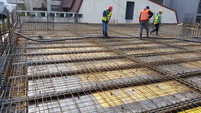 Жители Буюкан пожаловались в мэрию на незаконное строительство многоэтажки