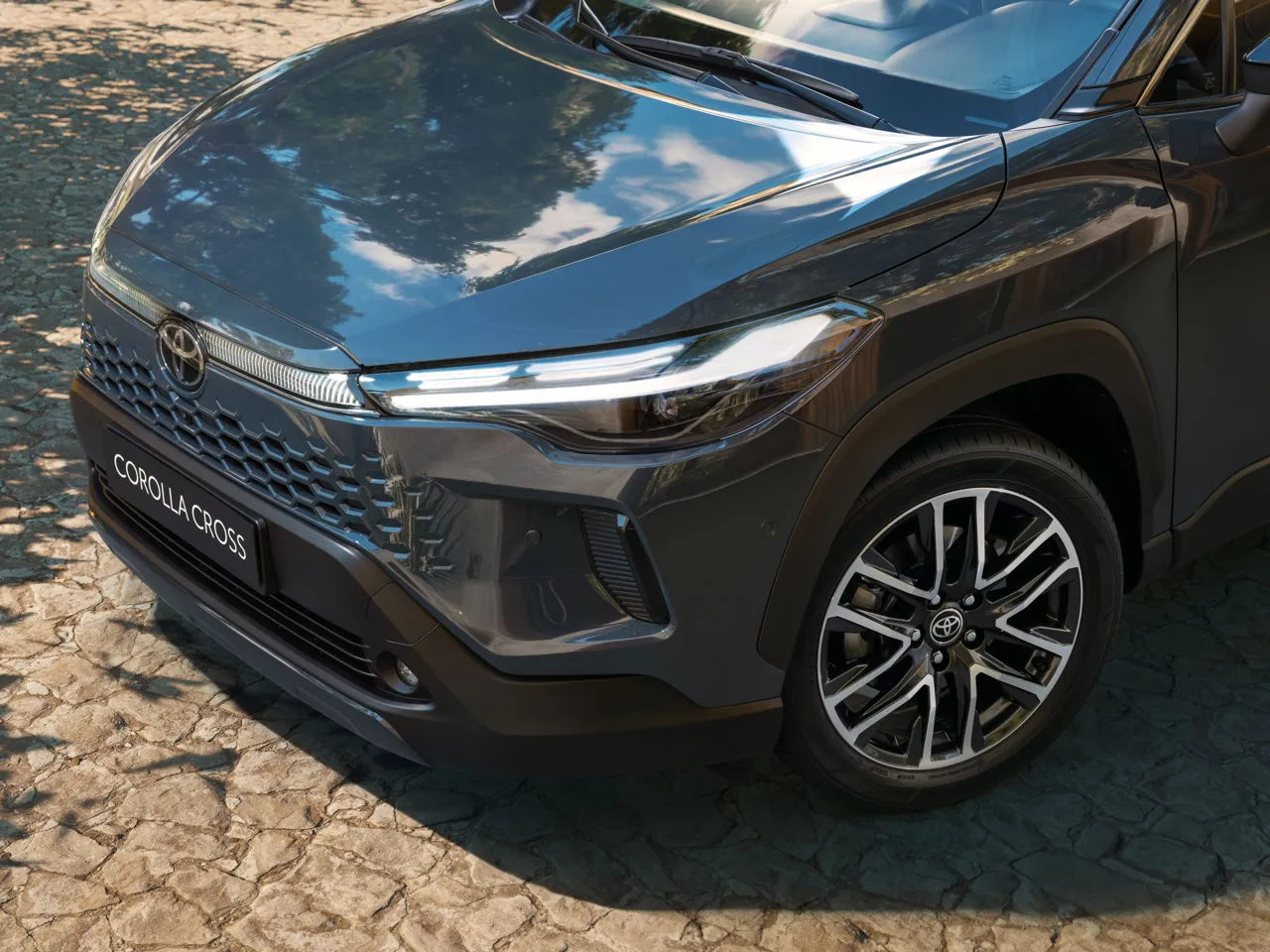 Toyota представила обновлённую Corolla Cross: больше комфорта, технологий и стиля