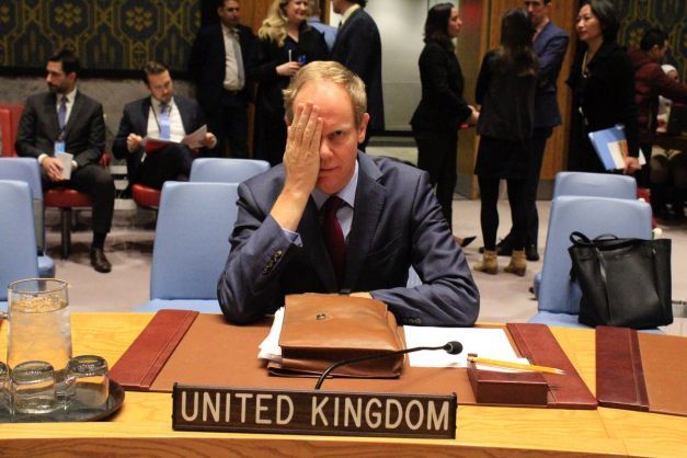 Siria: Un bebeluş care şi-a pierdut un ochi într-un bombardament al forţelor lui Assad devine un simbol pe Internet