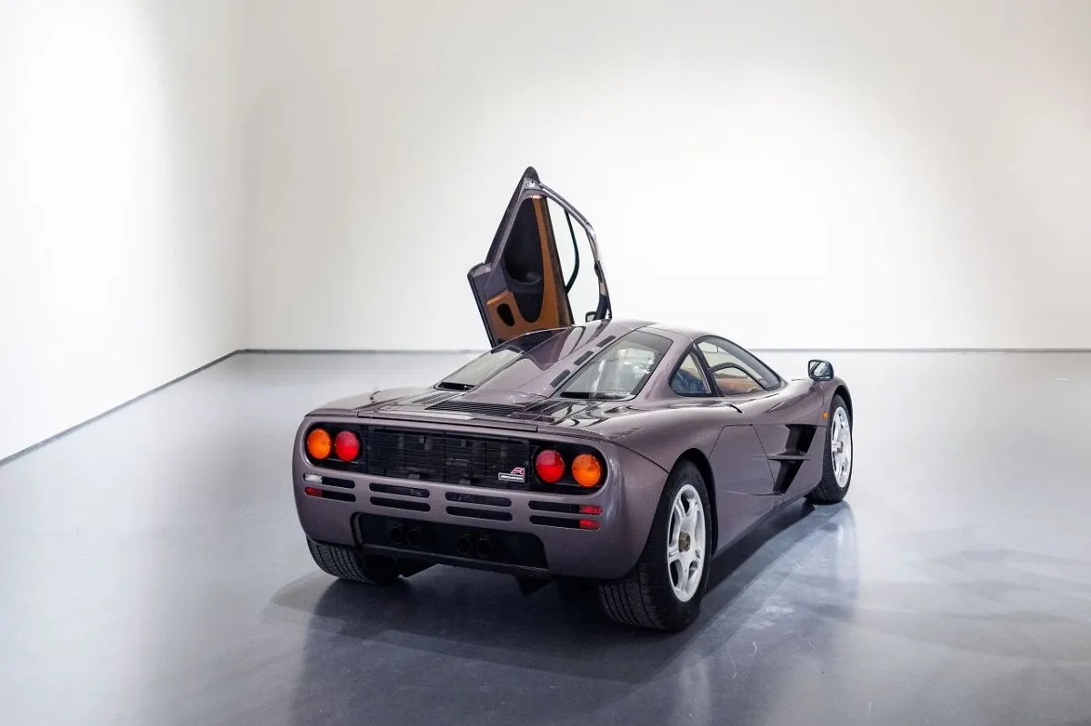 Единственный в мире McLaren F1 уйдёт с молотка