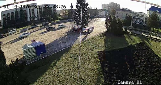 Любоваться новогодней елкой в Дрокии можно даже онлайн