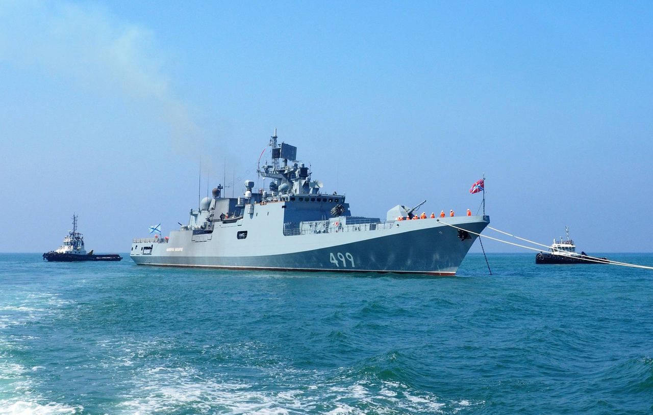 Российские корабли вышли в Черное море, куда направляются эсминцы США