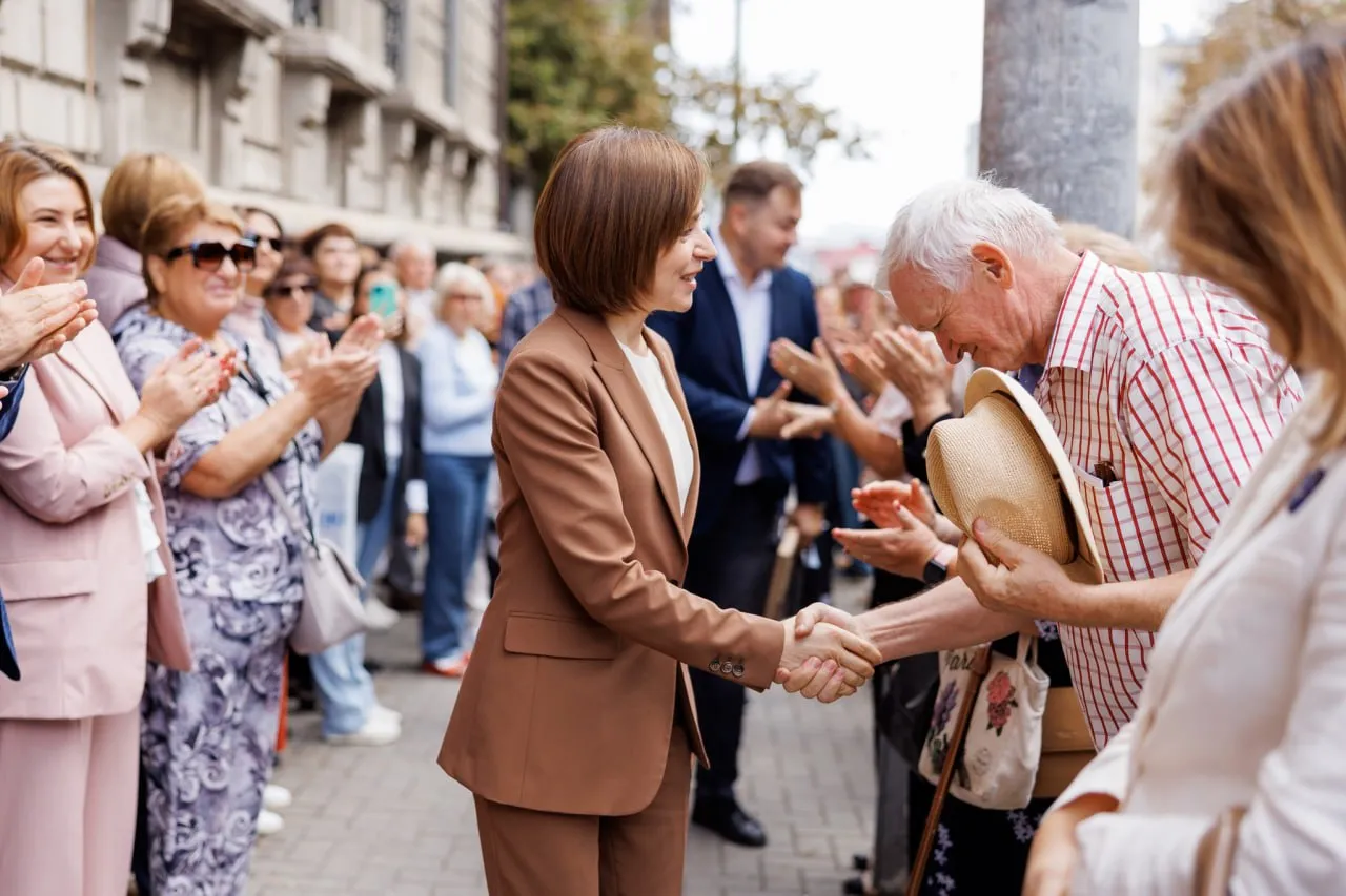 Sandu a depus semnături la CEC pentru înregistrarea în cursa prezidențială