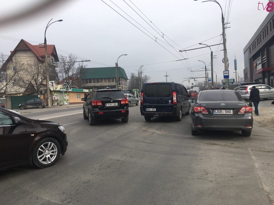 ДТП заблокировало движение троллейбусов на улице Каля Орхеюлуй