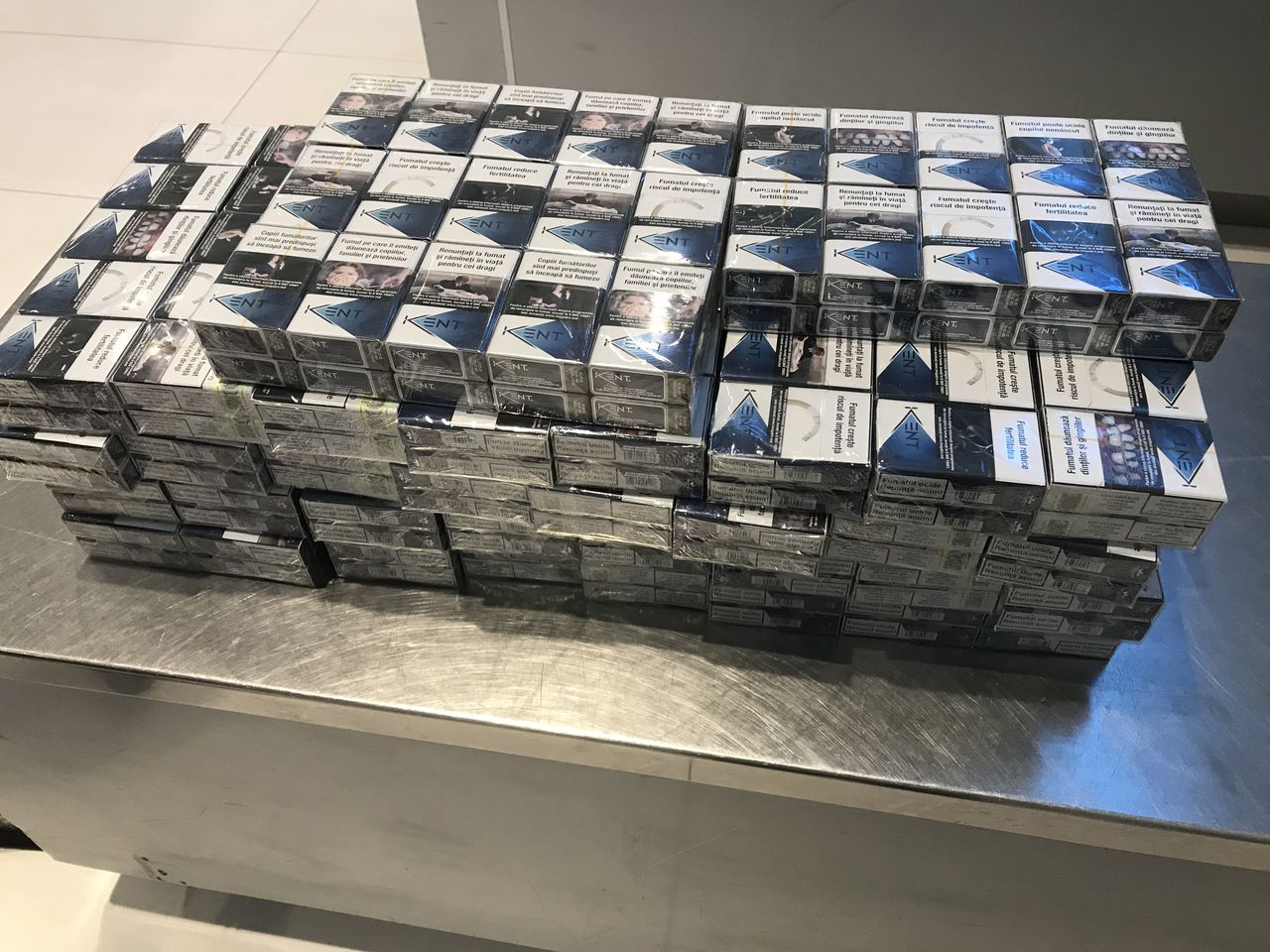 Молдаванин собрался в Лондон с 10 000 незадекларированных сигарет