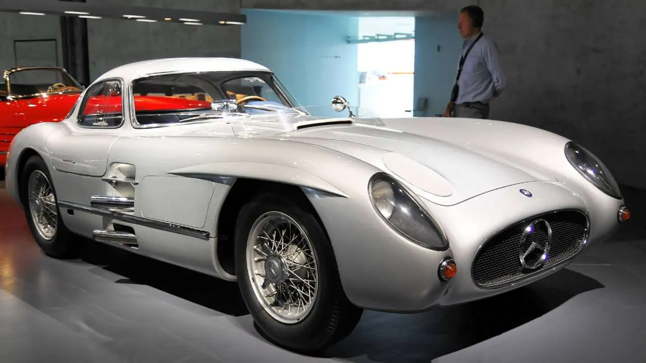 Sotheby's: В ФРГ продали самый дорогой автомобиль в мире за €135 млн