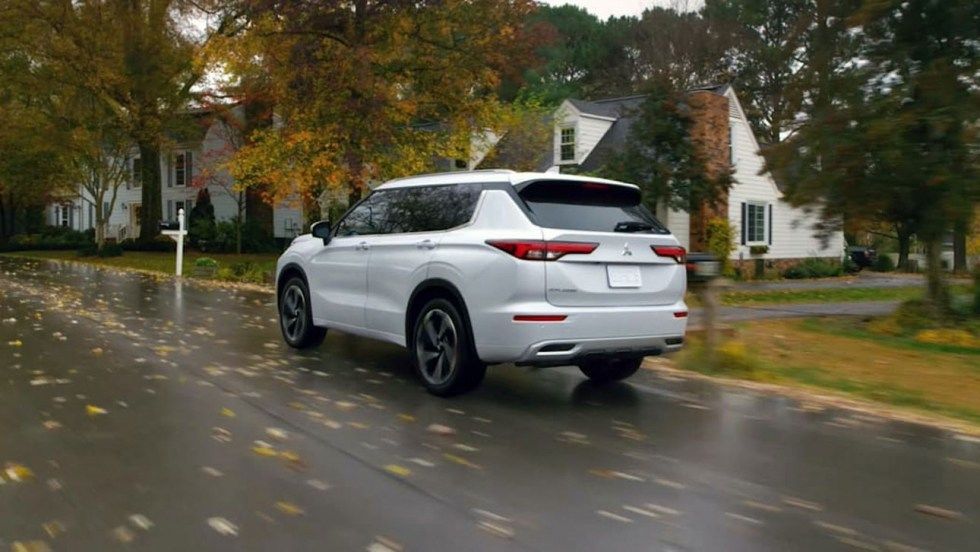 Mitsubishi отзывает 17000 кроссоверов Outlander из-за дефекта