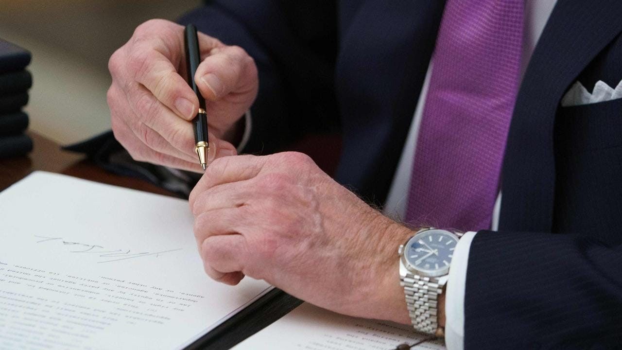 Rolex Байдена оказались дороже часов предыдущих президентов США