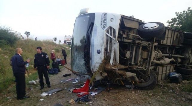 В аварии с туристическим автобусом в Турции пострадали 17 человек