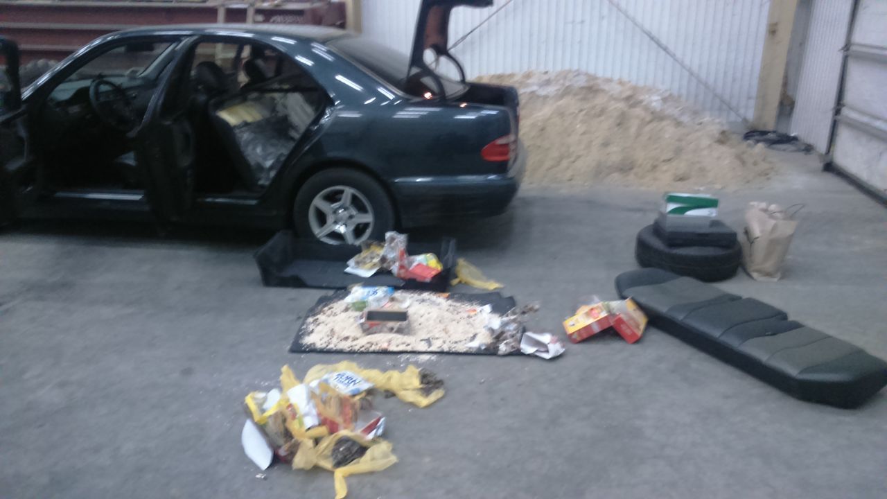 Contrabandă în proporţii deosebit de mari! Un bărbat, reținut pentru transport ilegal de chihlimbar