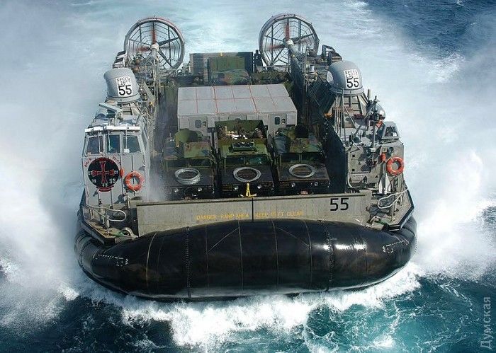 Американцы послали в Одессу десантный корабль, 500 морпехов и ракетный эсминец Ross