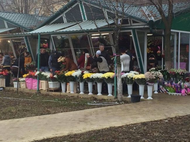Florariile, luate cu asalt de la primele ore ale diminetii